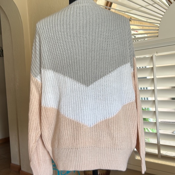 Beautiful soft sweater. Size S. Pink Gray and White knit. - Picture 2 of 2